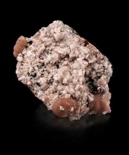 Cuspidine<br />Huanggang Mines, Hexigten Banner (Kèshíkèténg Qí), Chifeng (Ulanhad), Inner Mongolia Autonomous Region, China<br />26,5	x	18,5	x	13,0	cm<br /> (Author: MIM Museum)