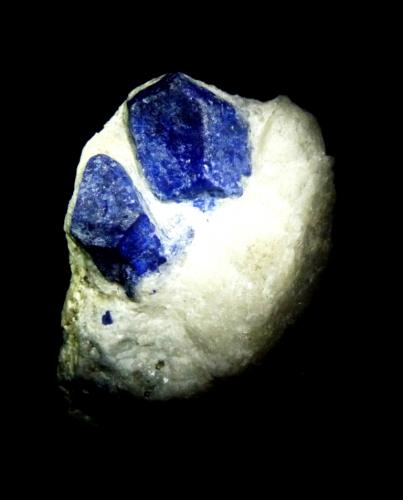 Lapislazuli.<br />Provincia Badakhshan, Afganistán<br />100x60 mm<br /> (Autor: Jesus Franquesa Baucells)