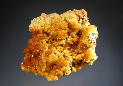 Mimetite-Vanadinite series<br />Gowd Mine, Anarak District, Nain, Isfahan Province, Iran<br />6.8 x 9.1 cm<br /> (Author: crosstimber)