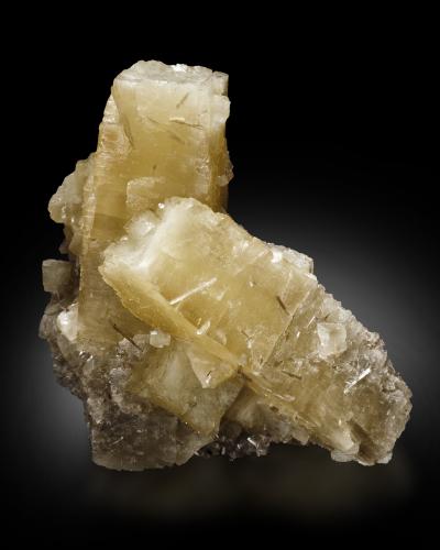 Prehnite<br />Mina Jeffrey, Asbestos, Les Sources RCM, Estrie, Québec, Canadá<br />7,0	x	4,5	x	7,5	cm<br /> (Author: MIM Museum)