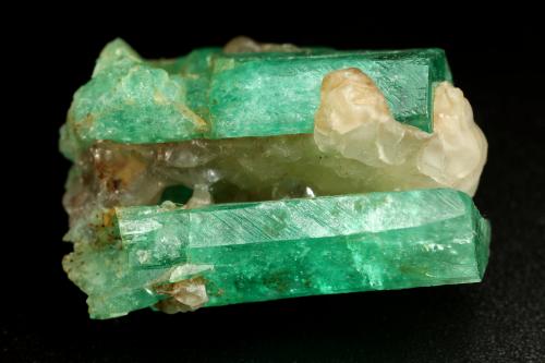 Beryl (variety emerald)<br />Coscuez mining district, Municipio San Pablo de Borbur, Western Emerald Belt, Boyacá Department, Colombia<br />21x30x15mm<br /> (Author: Fiebre Verde)