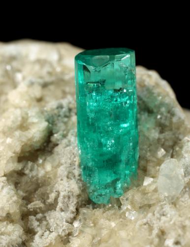 Beryl (variety emerald), Albite (variety cleavelandite), Dolomite, Pyrite<br />Chivor mining district, Municipio Chivor, Eastern Emerald Belt, Boyacá Department, Colombia<br />58x28x42mm, xl=11x4.5mm<br /> (Author: Fiebre Verde)