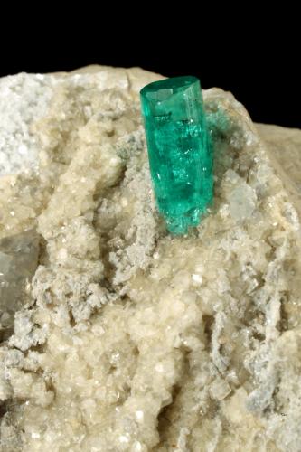 Beryl (variety emerald), Albite (variety cleavelandite), Dolomite, Pyrite<br />Chivor mining district, Municipio Chivor, Eastern Emerald Belt, Boyacá Department, Colombia<br />58x28x42mm, xl=11x4.5mm<br /> (Author: Fiebre Verde)