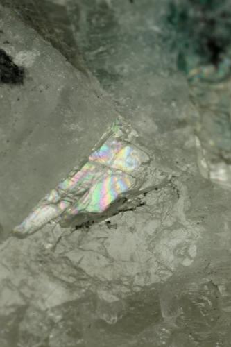 Beryl (variety emerald), Calcite<br />Gachalá mining district, Municipio Gachalá, Eastern Emerald Belt, Cundinamarca Department, Colombia<br />39x27x25mm, main xl=11mm<br /> (Author: Fiebre Verde)