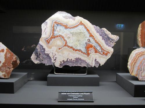 Quartz variety agate, Quartz variety chalcedony, Fluorite<br />Johnsbach, Glashütte, Sächsische Schweiz-Osterzgebirge, Erzgebirgskreis, Saxony/Sachsen, Germany<br />~ 25 cm<br /> (Author: Tobi)