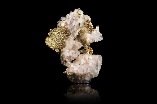 Gold on Quartz<br />Rosia Montana, Montes Apuseni, Alba, Transilvania, Rumanía<br />4,5	x	2,5	x	5,5	cm<br /> (Author: MIM Museum)