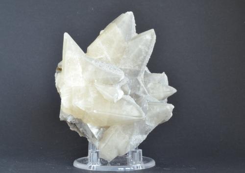 Calcita<br />Mina Moscona, El Llano, Solís, Corvera de Asturias, Comarca Avilés, Principado de Asturias (Asturias), España<br />8 x 7 x 7 cm<br /> (Autor: Raúl S. Llorente)