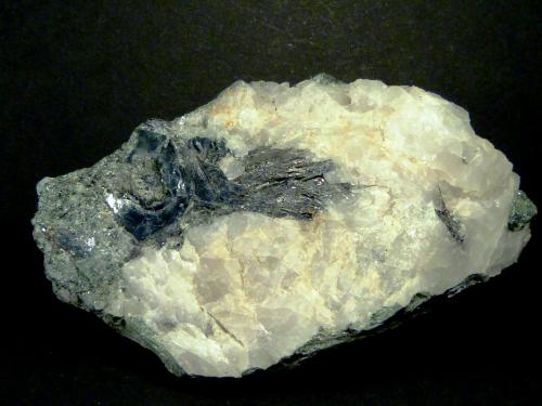 Hematites (variedad especularita), Serpentina Subgrupo y Cuarzo<br />Cuevas del Almanzora, Comarca Levante Almeriense, Almería, Andalucía, España<br />8 x 5 x 3 cm.<br /> (Autor: Felipe Abolafia)