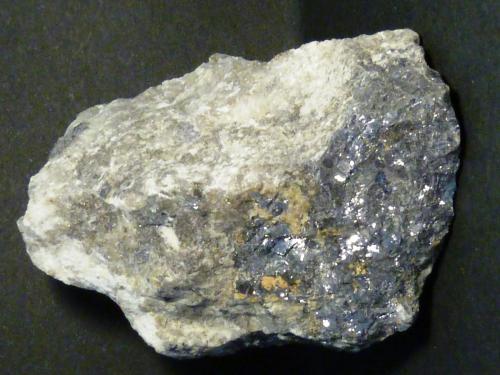 Galena y Yeso<br />El Saltador, Carboneras, Comarca Levante Almeriense, Almería, Andalucía, España<br />7 x 5 x 3,5 cm.<br /> (Autor: Felipe Abolafia)