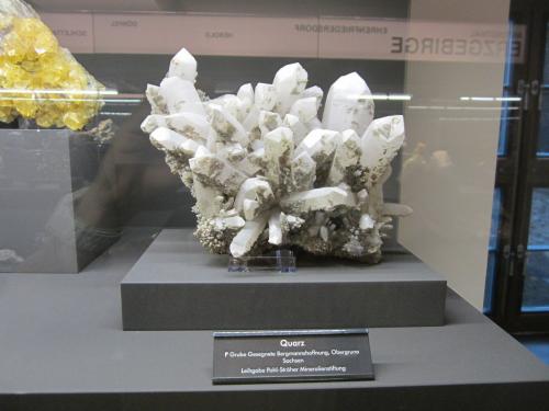 Quartz<br />Gesegnete Bergmannshoffnung Mine, Obergruna, Großschirma, Mittelsachsen (Freiberg), Chemnitz, Saxony/Sachsen, Germany<br />~ 20 cm<br /> (Author: Tobi)