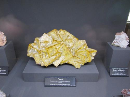 Fluorite<br />Marienschacht Mine, Wölsendorf, Schwarzach bei Nabburg, Wölsendorf West District, Upper Palatinate/Oberpfalz, Bavaria/Bayern, Germany<br />~ 25 cm<br /> (Author: Tobi)