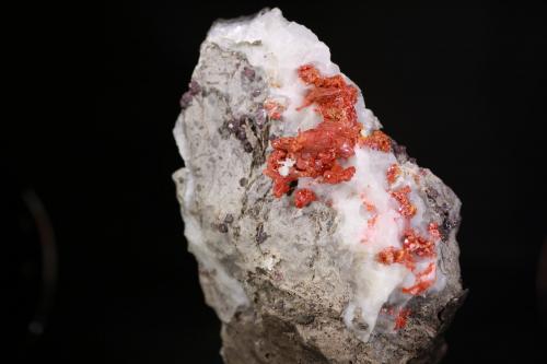 Rejalgar y Cinabrio<br />La Soterraña Mine, South side of Mount Campusas, Pola de Lena, Lena, Comarca del Caudal, Principality of Asturias (Asturias), Spain<br />7 x 5 cm<br /> (Autor: minero1968)