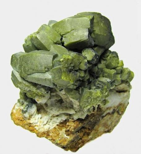 Pyromorphite<br />Grupo minero Mercur (Mina Mercur), Bad Ems, Distrito Bad Ems, Valle Lahn, Renania-Palatinado/Rheinland-Pfalz, Alemania<br />5 cm<br /> (Author: Tobi)