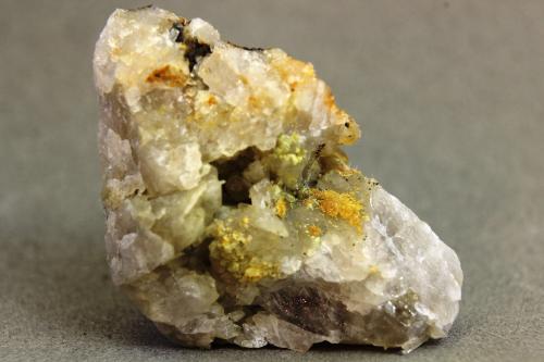 Stolzita<br />Zinnwald/Cinovec, Montes Krusné Hory, Erzgebirgskreis, Sajonia/Sachsen, Alemania<br />32x19x19 mm<br /> (Autor: Juan Espino)