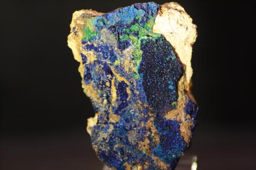 Azurita<br />Mina La Profunda, Collada de Cármenes, Cármenes, Comarca Los Argüellos, León, Castilla y León, España<br />8x5 cm<br /> (Autor: minero1968)