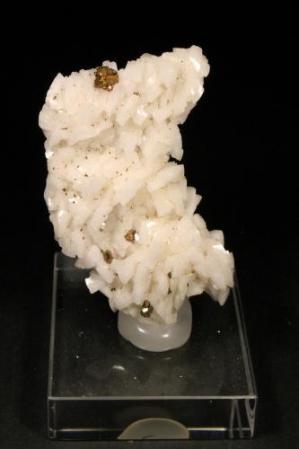 Pirita y Dolomita<br />Áliva Mine (Las Mánforas Mine), Áliva mining area, Camaleño, Comarca Liébana, Cantabria, Spain<br />5 x 4 cm.<br /> (Autor: Darío Menéndez)