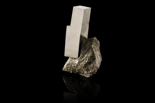 Pyrite<br />Ampliación a Victoria Mine, De Alcarama Range, Navajún, Comarca Cervera, La Rioja, Spain<br />10,0	x	10,0	x	16,0	cm<br /> (Author: MIM Museum)