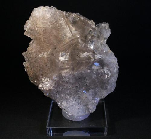 Fluorita y Barita<br />Mina Emilio, filón Obdulia, zona minera Caravia, La Rubiera, Loroñe, Colunga, Comarca de la Sidra, Principado de Asturias (Asturias), España<br />11 x 9 cm. (Cristal mayor: 3 cm).<br /> (Autor: Darío Menéndez)