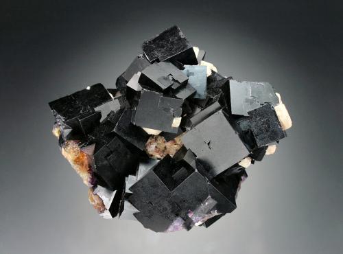 Fluorite<br />Malwine Mine, Bergmännisch Glück Flacher vein, Wismut shaft 29b, Frohnau, Annaberg-Buchholz, Annaberg District, Erzgebirgskreis, Saxony/Sachsen, Germany<br />10x7x6 cm overall size<br /> (Author: Jesse Fisher)