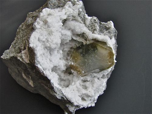 Celestine on Quartz<br />Hoosier Stone Company Salem (Salem Quarry), Salem,  Washington County, Indiana, USA<br />geode is 6.0 cm and the celestine is 3.0 cm<br /> (Author: Bob Harman)