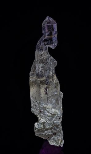 Quartz, Rutile<br />Rist Mine, Hiddenite, Alexander County, North Carolina, USA<br />3.9 x 1.1 cm<br /> (Author: am mizunaka)