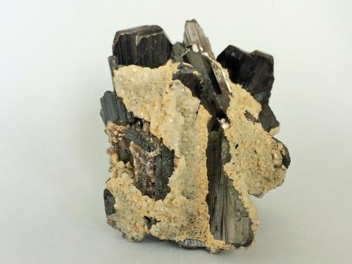 Ferberita, Siderita<br />Minas da Panasqueira, Aldeia de São Francisco de Assis, Covilhã, Castelo Branco, Cova da Beira, Centro, Portugal<br />5 x 5,5 x 5 cm<br /> (Autor: Raúl S. Llorente)