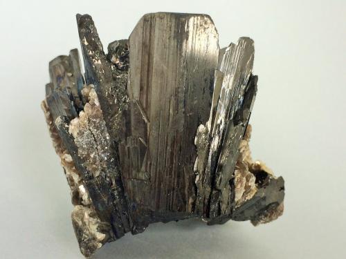 Ferberita, Siderita<br />Minas da Panasqueira, Aldeia de São Francisco de Assis, Covilhã, Castelo Branco, Cova da Beira, Centro, Portugal<br />5 x 5,5 x 5 cm<br /> (Autor: Raúl S. Llorente)