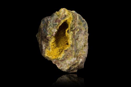 Soddyita<br />Musonoi Mine, Kolwezi, Kolwezi District, Lualaba, Katanga Copper Crescent, Katanga (Shaba), Democratic Republic of the Congo (Zaire)<br />13,0	x	8,0	x	10,0	cm<br /> (Author: MIM Museum)