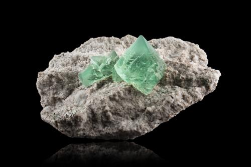 Fluorite with Quartz<br />Beura Quarries, Beura-Cardezza, Ossola Valley, Verbano-Cusio-Ossola Province, Piedmont (Piemonte), Italy<br />13,5	x	10,0	x	6,5	cm<br /> (Author: MIM Museum)