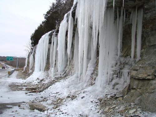 _crystallized H2O.....ice<br />Zona Harrodsburg, Clear Creek, Condado Monroe, Indiana, USA<br />icicles up to 15 feet<br /> (Author: Bob Harman)