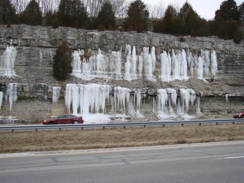 _crystallized H2O.....ice<br />Zona Harrodsburg, Clear Creek, Condado Monroe, Indiana, USA<br />icicles up to 15 feet<br /> (Author: Bob Harman)