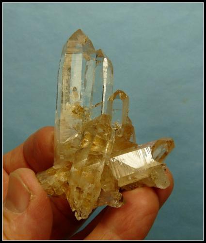 Quartz<br />Ceres, Warmbokkeveld Valley, Ceres, Valle Warmbokkeveld, Witzenberg, Cape Winelands, Provincia Occidental del Cabo, Sudáfrica<br />76 x 56 x 32 mm<br /> (Author: Pierre Joubert)