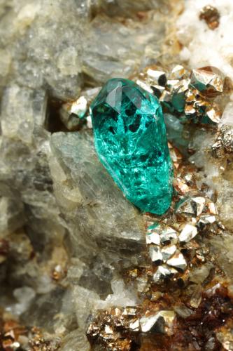 Beryl (variety emerald), Albite (variety cleavelandite), Dolomite, Pyrite<br />Chivor mining district, El Acuario Mine, Municipio Chivor, Eastern Emerald Belt, Boyacá Department, Colombia<br />50x56x36mm, xl=5mm<br /> (Author: Fiebre Verde)