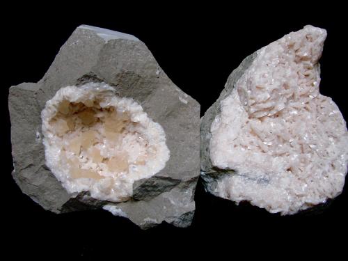 Dolomite and Calcite on Dolomite<br />Cantera Corydon Stone Co., Corydon, Condado Harrison, Indiana, USA<br />Calcites 1.5 cm, The larger example is 15 cm across<br /> (Author: Bob Harman)