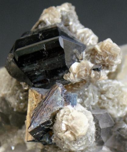 Cassiterite<br />Amo deposit, Ximeng, Pu'er Prefecture, Yunnan Province, China<br />70mm x 40mm x 40mm<br /> (Author: Philippe Durand)