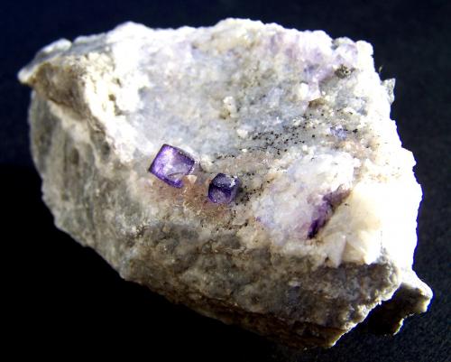 Fluorita<br />Yanci Quarry, Unanue, Igantzi (Yanci), Comarca Cinco Villas, Chartered Community of Navarre (Navarre), Spain<br />12cm por 9cm<br /> (Autor: canada)
