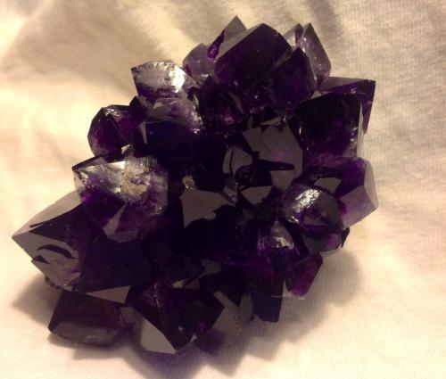 Quartz (variety amethyst)<br />La Genuina Mine, Artigas Department, Uruguay<br />9.5 x 6.4 x 5 cm<br /> (Author: JC)