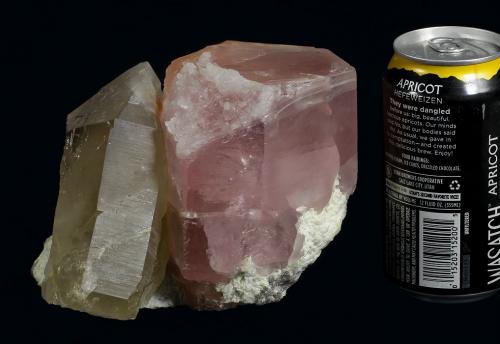 Beryl (var. Morganite) with Quartz and Albite<br />Mina Cryo-Genie, Warner Springs, Distrito Warner Springs, Condado San Diego, California, USA<br />150 x 118 x 113 mm<br /> (Author: GneissWare)