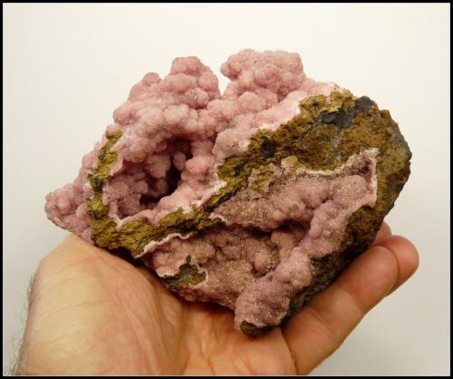 Rhodocrosite<br />Mina N'chwaning I, Zona minera N'Chwaning, Kuruman, Kalahari manganese field (KMF), Provincia Septentrional del Cabo, Sudáfrica<br />155 x 115 x 65 mm<br /> (Author: Pierre Joubert)