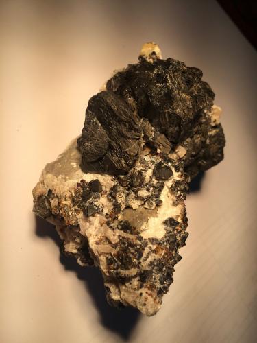 Sphalerite, Dolomite<br />Picher Field, Distrito Tri-State, Condado Ottawa, Oklahoma, USA<br />110 X 80 X 60 mm<br /> (Author: Robert Seitz)