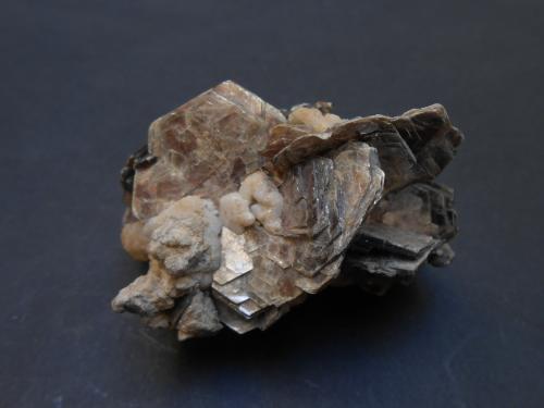 Moscovita<br />Governador Valadares, Vale do Rio Doce, Minas Gerais, Brazil<br />6 x 4,5 x 4 cm<br /> (Autor: Antonio Alcaide)