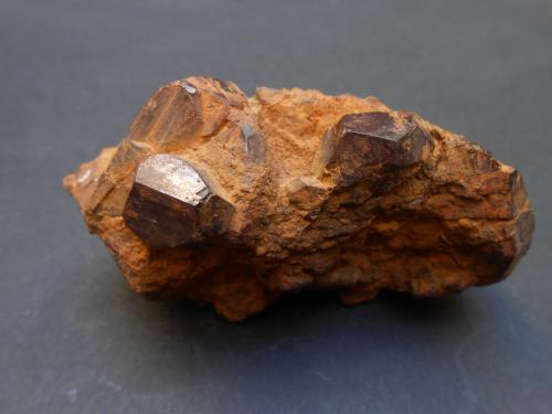 Goethita pseudomórfica Pirita<br />Yacimiento de piritas, Cortijo de Jarapalos, Alhaurín de la Torre, Comarca Valle del Guadalhorce, Málaga, Andalucía, España<br />8 x 3 x 3,5<br /> (Autor: Antonio Alcaide)