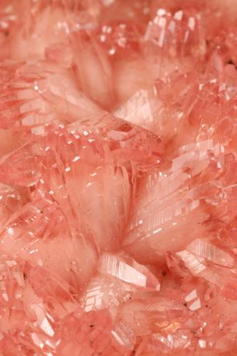 Rhodochrosite, Manganite<br />N'Chwaning I Mine, N'Chwaning mining area, Kuruman, Kalahari manganese field (KMF), Northern Cape Province, South Africa<br />55x50x20mm<br /> (Author: Fiebre Verde)