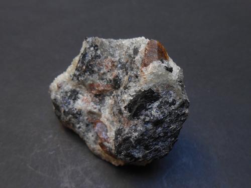 Titanita<br />Partomchorr Mountain, Khibiny Massif, Kola Peninsula, Murmanskaja Oblast, Northern Region, Russia<br />6 x 5 x 3 cm<br /> (Autor: Antonio Alcaide)