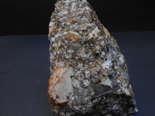Ortoclasa<br />Zarzalejo, Comarca Sierra Oeste, Community of Madrid, Spain<br />12 x 9 x 7 cm<br /> (Autor: Antonio Alcaide)