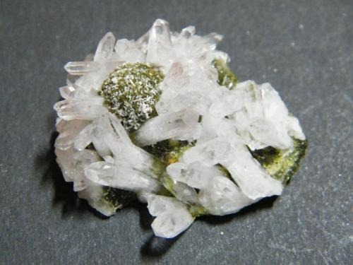 Epidote, Quartz<br />Goboboseb Mountains, Brandberg area, Erongo Region, Namibia<br />35x30x15mm<br /> (Author: Heimo Hellwig)