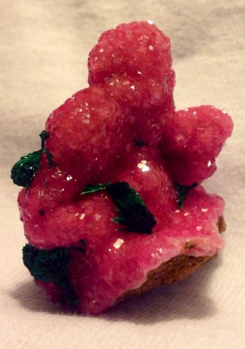 Calcite (variety cobaltoan), Malachite<br />Mashamba West Mine, Kolwezi District, Lualaba, Katanga Copper Crescent, Katanga (Shaba), Democratic Republic of the Congo (Zaire)<br />3 x 3 cm<br /> (Author: JC)