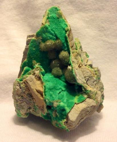 Wavellite, Variscite<br />Avant Mine, Avant, Garland County, Arkansas, USA<br />5.7 x 4.4 cm<br /> (Author: JC)