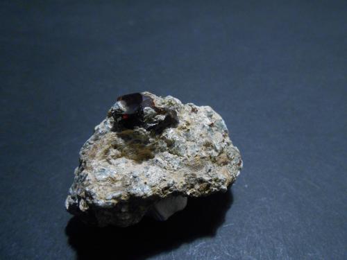Hidroxilclinohumita<br />Jikhan, Koksha Valley, Khash & Kuran Wa Munjan Districts, Badakhshan Province, Afghanistan<br />5 x 3 x 3 cm<br /> (Autor: Antonio Alcaide)
