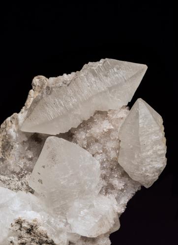Witherite<br />Fallowfield Mine, Acomb, Hexham, Tyne Valley, Northumberland, England / United Kingdom<br />80mm<br /> (Author: Gail)